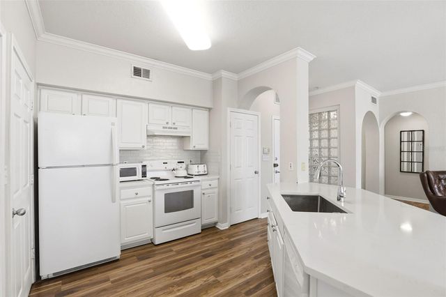 911 N ORANGE AVENUE 521, Orlando, FL 32801