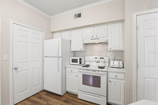 911 N ORANGE AVENUE 521, Orlando, FL 32801