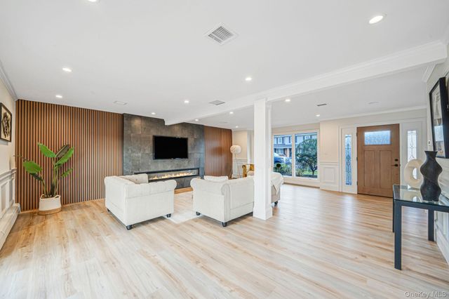 36 Flintridge Drive, Holbrook, NY 11741