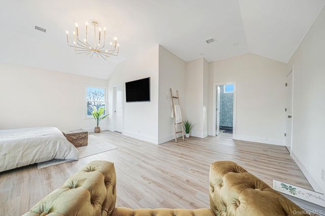 36 Flintridge Drive, Holbrook, NY 11741