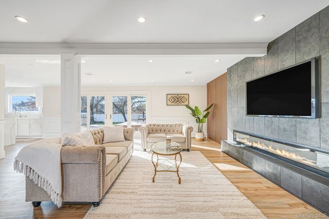 36 Flintridge Drive, Holbrook, NY 11741