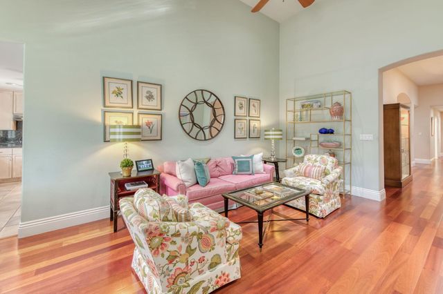 3063 W Pembrook Loop, Fresno, CA 93711