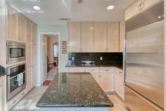 3063 W Pembrook Loop, Fresno, CA 93711