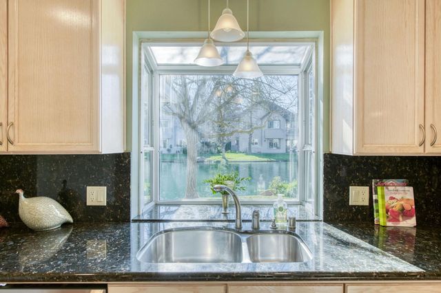 3063 W Pembrook Loop, Fresno, CA 93711