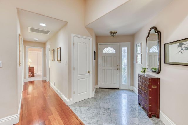 3063 W Pembrook Loop, Fresno, CA 93711