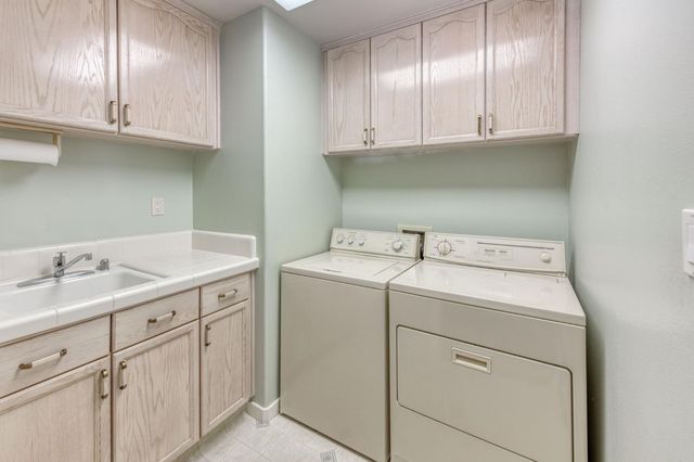 3063 W Pembrook Loop, Fresno, CA 93711