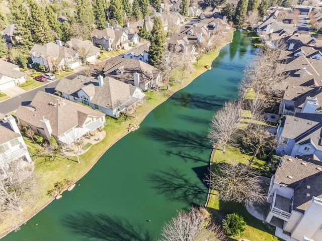 3063 W Pembrook Loop, Fresno, CA 93711