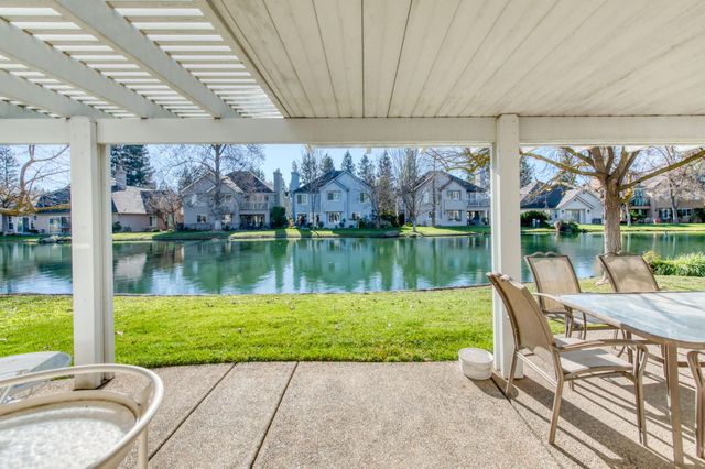 3063 W Pembrook Loop, Fresno, CA 93711