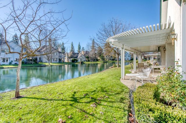 3063 W Pembrook Loop, Fresno, CA 93711