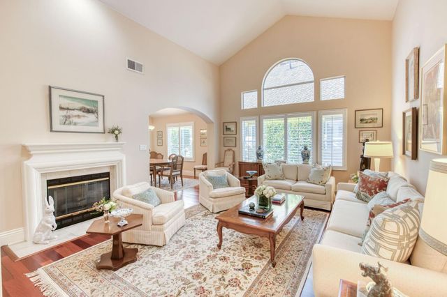 3063 W Pembrook Loop, Fresno, CA 93711