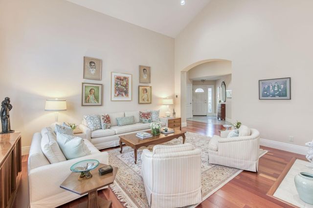 3063 W Pembrook Loop, Fresno, CA 93711