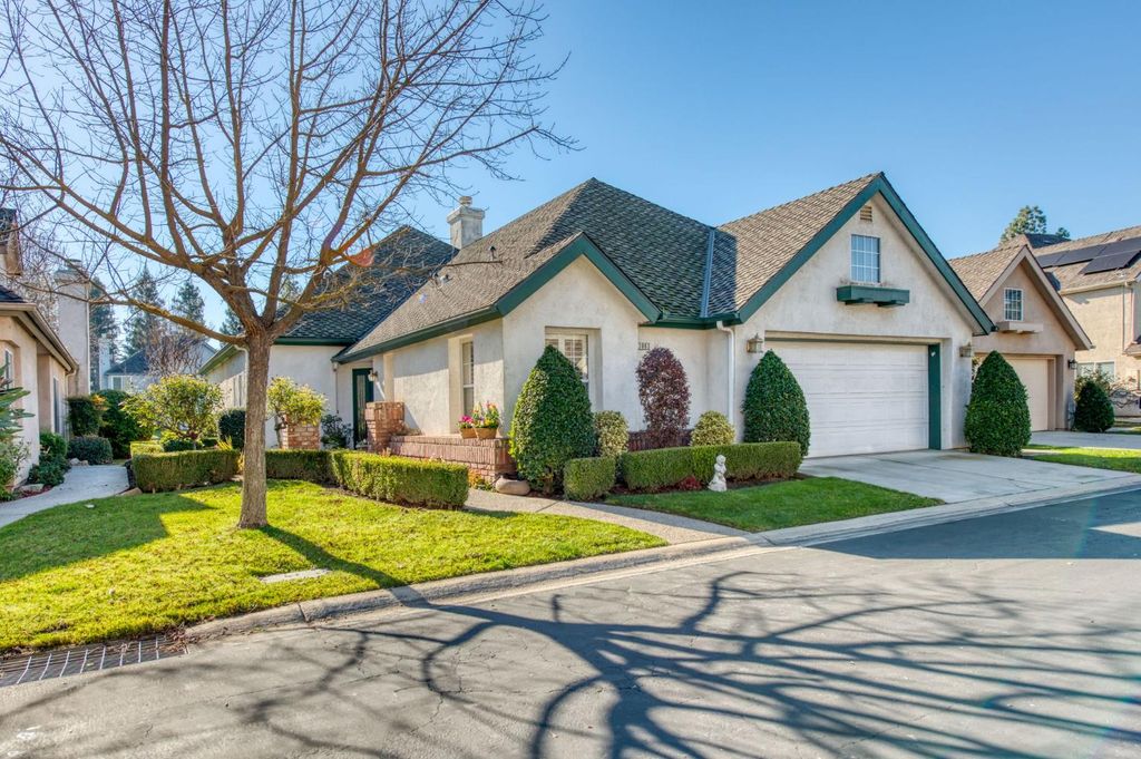 3063 W Pembrook Loop, Fresno, CA 93711