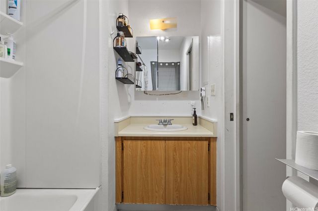 94-791 Kaaka Street, Waipahu, HI 96797