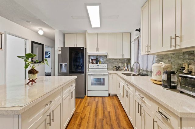 94-791 Kaaka Street, Waipahu, HI 96797