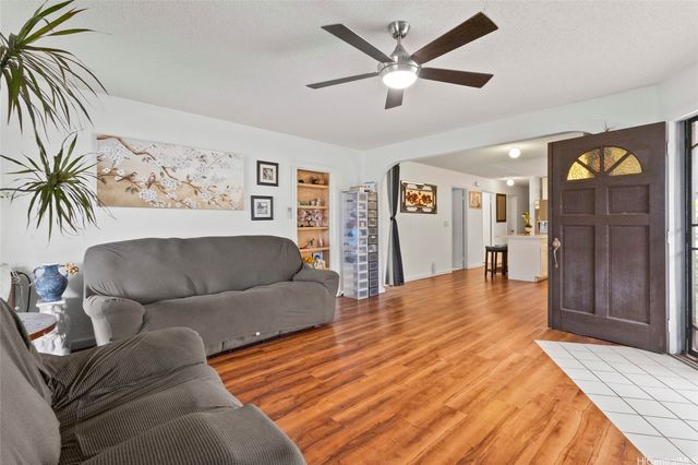 94-791 Kaaka Street, Waipahu, HI 96797