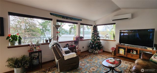 291 E Midway, Shelton, WA 98584