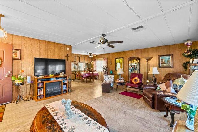 2400 W Midvalley Avenue O10, Visalia, CA 93277