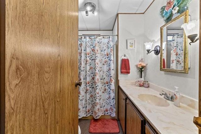 2400 W Midvalley Avenue O10, Visalia, CA 93277