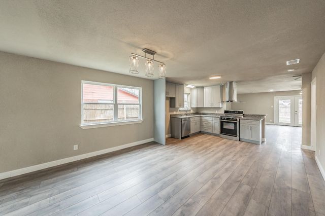 1721 Kay Avenue, Bridgeport, TX 76426