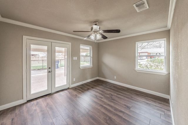 1721 Kay Avenue, Bridgeport, TX 76426