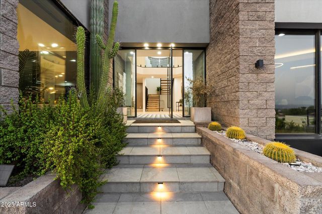 7147 N 23RD Place, Phoenix, AZ 85020