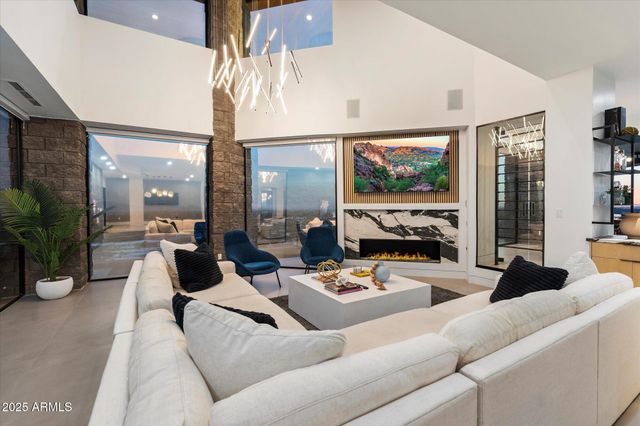 7147 N 23RD Place, Phoenix, AZ 85020