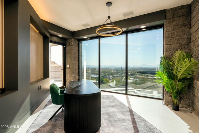 7147 N 23RD Place, Phoenix, AZ 85020