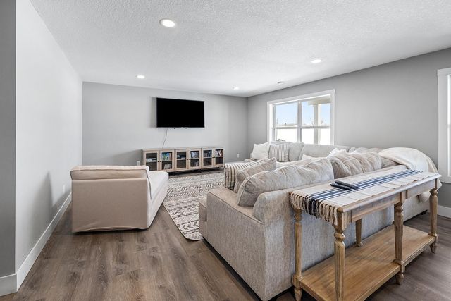 145 Maple Terrace, Waconia, MN 55387