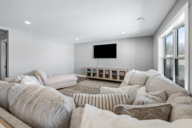 145 Maple Terrace, Waconia, MN 55387