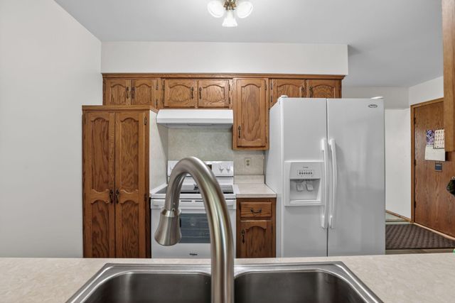 757 Ballantyne Lane NE, Spring Lake Park, MN 55432