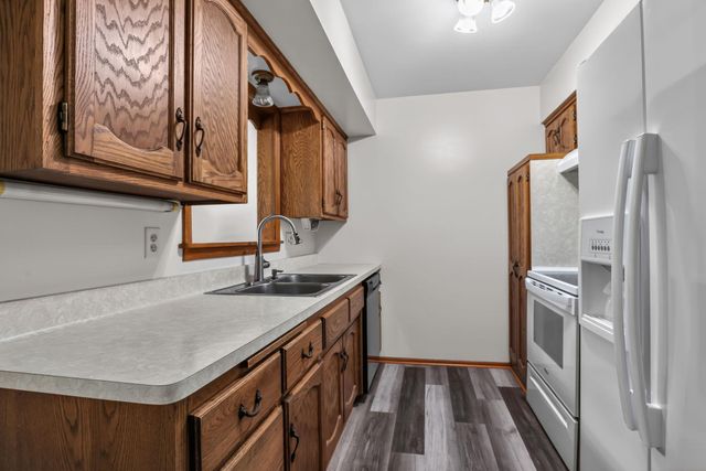 757 Ballantyne Lane NE, Spring Lake Park, MN 55432