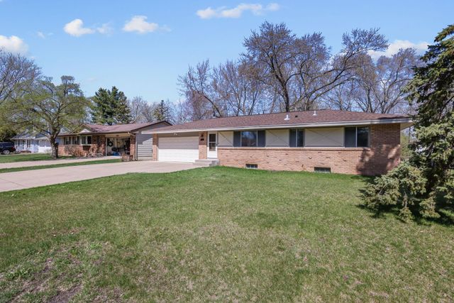 757 Ballantyne Lane NE, Spring Lake Park, MN 55432