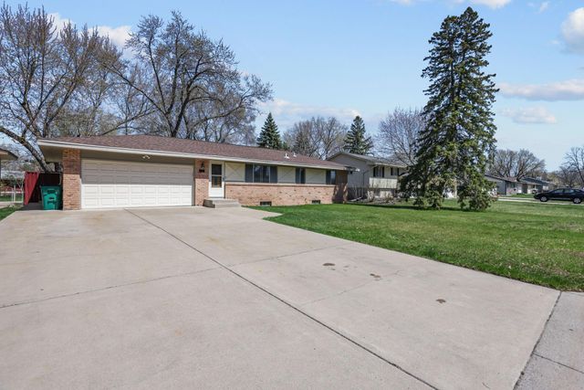 757 Ballantyne Lane NE, Spring Lake Park, MN 55432