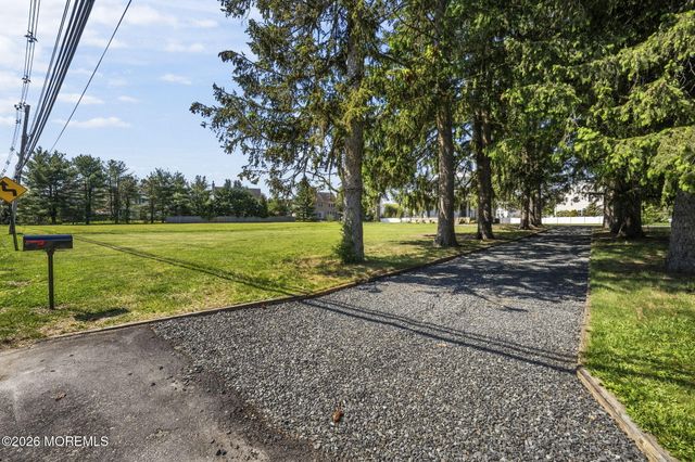 194 Fort Plains Road, Howell, NJ 07731