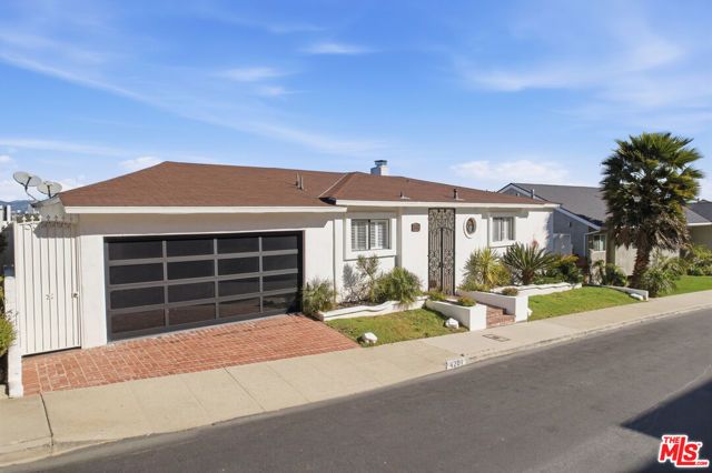 4201 Don Diablo Drive, Los Angeles, CA 90008