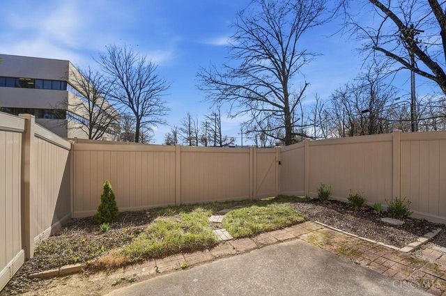 10850 Ponds Lane, Sycamore Twp, OH 45242