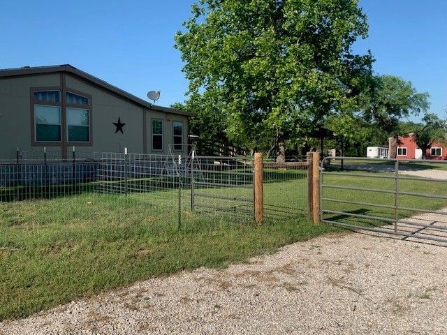 1521 FM 590, Comanche, TX 76442