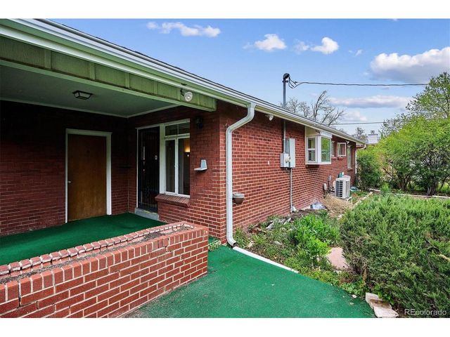 722 S Holly St, Denver, CO 80246
