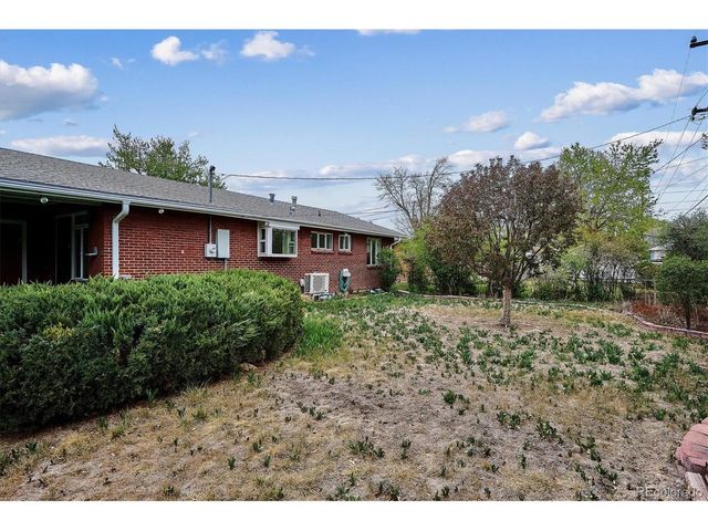 722 S Holly St, Denver, CO 80246