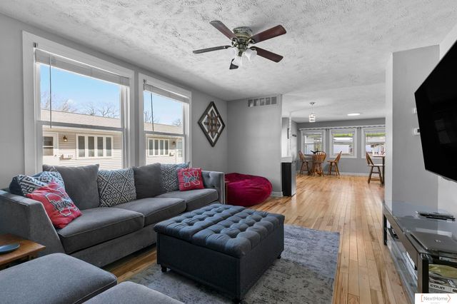 925 Peach Street, Lincoln, NE 68502