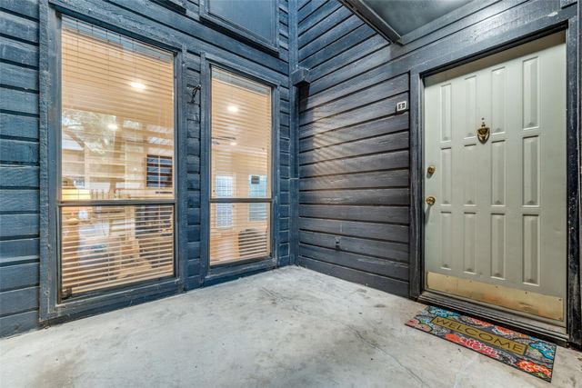 7525 Holly Hill Drive 1, Dallas, TX 75231