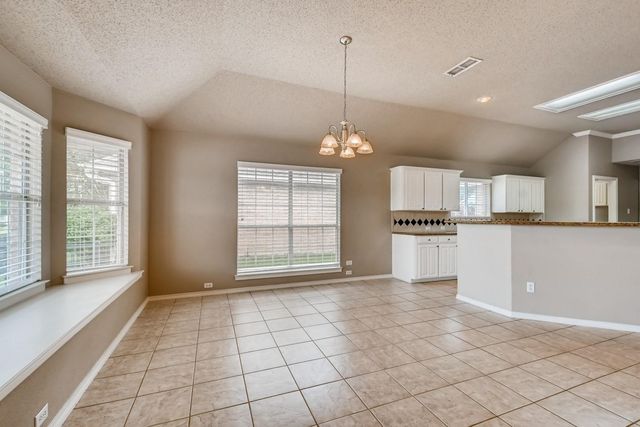 5930 River Bend Drive, Benbrook, TX 76132