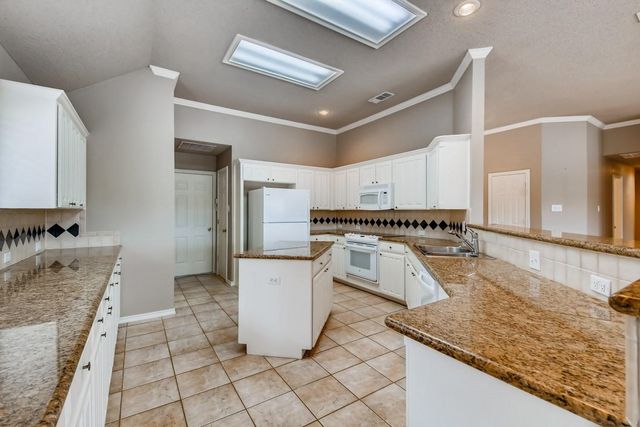5930 River Bend Drive, Benbrook, TX 76132