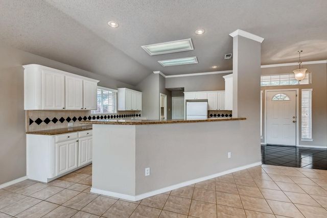 5930 River Bend Drive, Benbrook, TX 76132