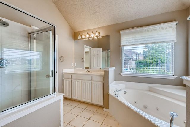 5930 River Bend Drive, Benbrook, TX 76132