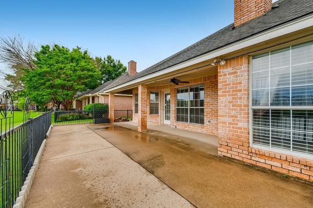 5930 River Bend Drive, Benbrook, TX 76132