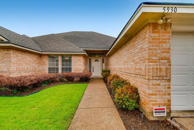 5930 River Bend Drive, Benbrook, TX 76132