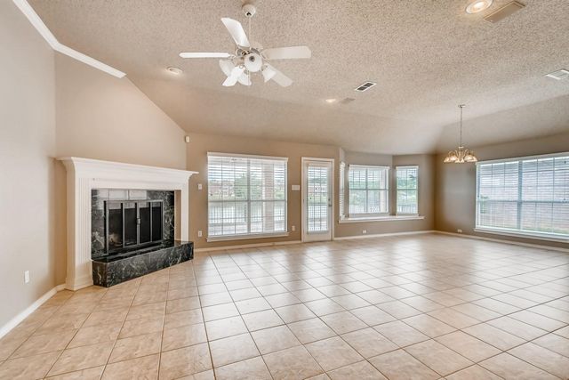 5930 River Bend Drive, Benbrook, TX 76132
