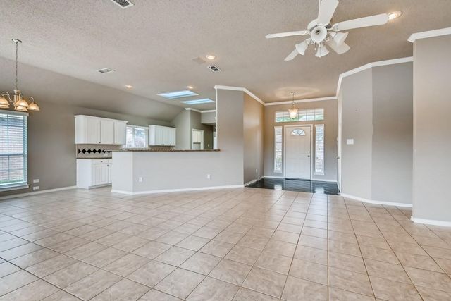 5930 River Bend Drive, Benbrook, TX 76132