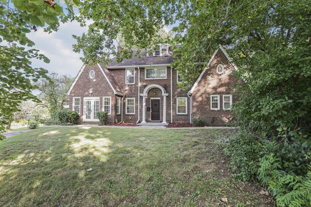 2421 Airport Drive, Columbus, OH 43219